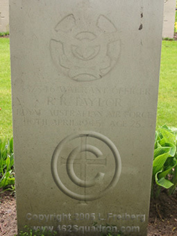 Grave 4.Z.10 Warrant Officer R.R.Taylor, Wireless Operator, Halifax NA240 Z5-V, Berlin 1939-1945 War Cemetery (462 Squadron)